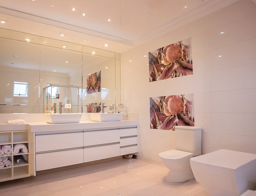 Custom mirrors, glass shelves and table tops